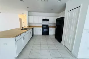 566 Eagle Ct, Poinciana, FL 34759 - Photo 5