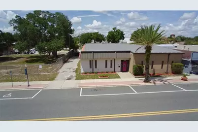 208 E Lake Avenue, Auburndale, FL 33823 - Photo 1