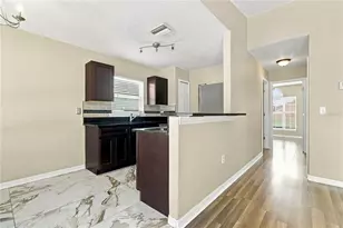 930 Derbyshire Dr, Kissimmee, FL 34758 - Photo 9