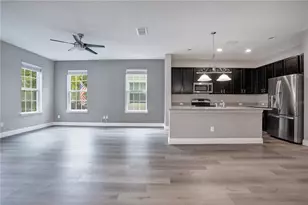 6867 Sundrop St, Saint Cloud, FL 34773 - Photo 3