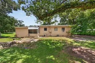 2402 S Summerlin Ave, Sanford, FL 32771 - Photo 11