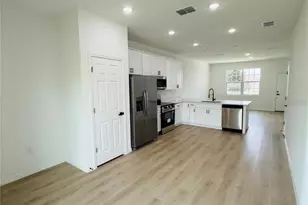 646 Desmoines Ct, Poinciana, FL 34759 - Photo 5