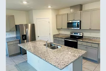 2642 Angel Falls Dr, Davenport, FL 33837 - Photo 7