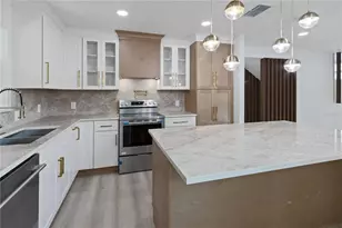 3232 W Oakellar Ave, Tampa, FL 33611 - Photo 5