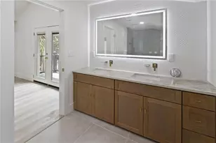 3232 W Oakellar Ave, Tampa, FL 33611 - Photo 17
