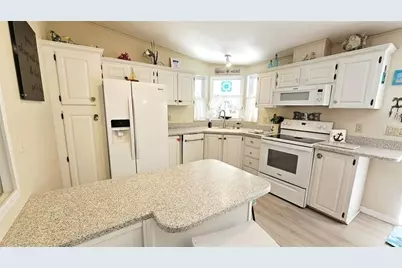 9122 Kestral Circle, Englewood, FL 34224 - Photo 11