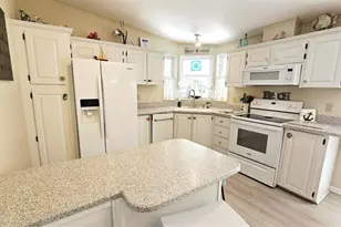 9122 Kestral Cir, Englewood, FL 34224 - Photo 11