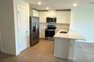 725 Preston Cv Dr, Saint Cloud, FL 34771 - Photo 3
