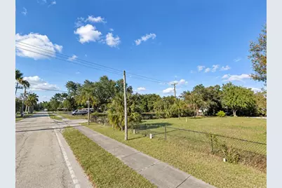 1001 Tarpon Street, Fort Myers, FL 33916 - Photo 9