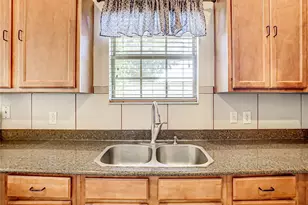 8735 Isla Bella Dr, Orlando, FL 32818 - Photo 9
