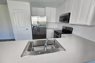 506 Oakcreek, Davenport, FL 33837 - Photo 9