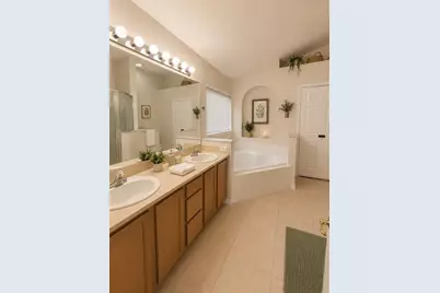 2555 Oneida Loop, Kissimmee, FL 34747 - Photo 11