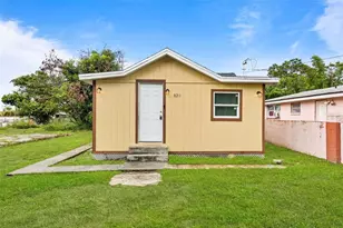 828 Booker Ave, Sebring, FL 33870 - Photo 1