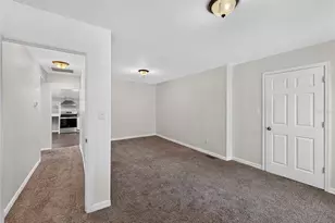 325 S 2nd St, Leesburg, FL 34748 - Photo 21