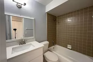 22 W Country Cove Way, Kissimmee, FL 34743 - Photo 17