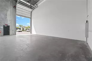 6500 Motor Enclave Wy, Tampa, FL 33610 - Photo 7