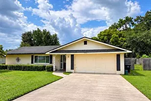 9 Winterset Dr, Winter Haven, FL 33884 - Photo 1
