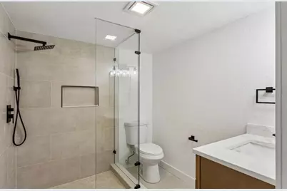 1910 Curry Ford Road, Orlando, FL 32806 - Photo 11