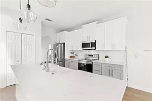 351 Bridgewater Dr, Davenport, FL 33897 - Photo 3