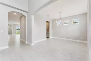 5054 Shady Pnes Dr, Saint Cloud, FL 34772 - Photo 9