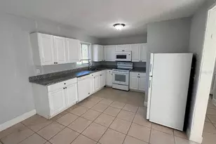 302 Sherwood Dr, Fort Meade, FL 33841 - Photo 5