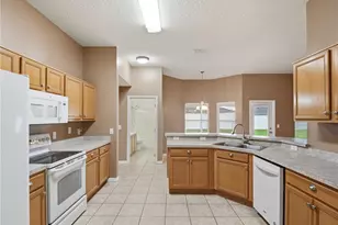 6008 Keystone Pointe Dr, Saint Cloud, FL 34772 - Photo 7