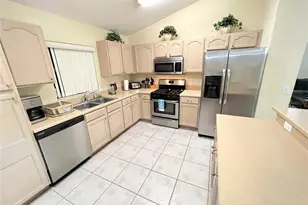 2581 Oneida Loop, Kissimmee, FL 34747 - Photo 5