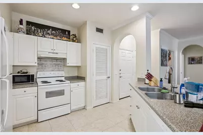 860 N Orange Avenue #112, Orlando, FL 32801 - Photo 23
