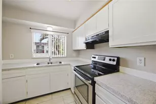 206 Watts Ln, Kissimmee, FL 34743 - Photo 3