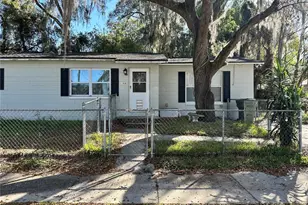 116 N College St, Leesburg, FL 34748 - Photo 1