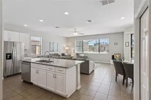 2566 Rosemont Cir, Davenport, FL 33837 - Photo 11