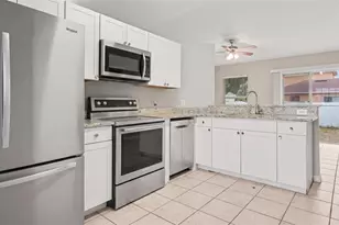 526 Finch Ct, Poinciana, FL 34759 - Photo 3
