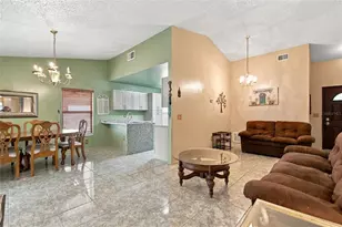 298 Indian Point Cir, Kissimmee, FL 34746 - Photo 9