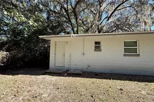 213 Dr Martin Luther King Jr Ave, Wildwood, FL 34785 - Photo 9