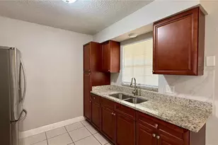 210 N Lone Oak Dr, Leesburg, FL 34748 - Photo 5