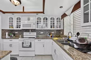 651 Elderwood Ct, Kissimmee, FL 34743 - Photo 7