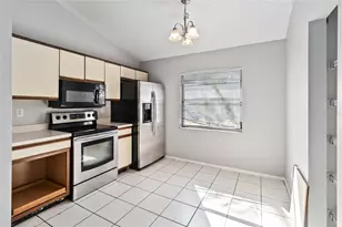 218 Cranbrook Dr, Kissimmee, FL 34758 - Photo 5