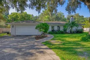 398 Palm Dr, Oviedo, FL 32765 - Photo 1