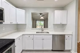 3213 Queen Palms Ct, Kissimmee, FL 34747 - Photo 7