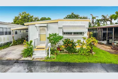 7490 46th Avenue N #101, Saint Petersburg, FL 33709 - Photo 1