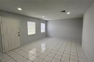 135 Morelia Ln, Kissimmee, FL 34743 - Photo 3