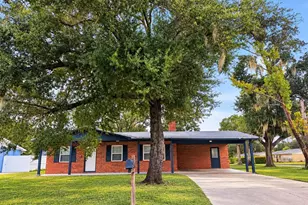 305 W Wellington Dr, Lakeland, FL 33813 - Photo 1