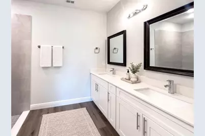 979 East Parkway, Deland, FL 32724 - Photo 5