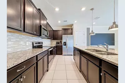 920 Paradise Dr, Davenport, FL 33837 - Photo 17