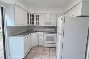 191 Wimbledon Lake Dr, Plantation, FL 33324 - Photo 5