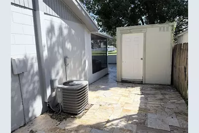 10309 Parkcrest Drive, Tampa, FL 33624 - Photo 7