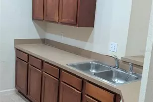 3000 Laurel Park Ln, Kissimmee, FL 34741 - Photo 9