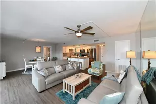 800 Benjamin Franklin Dr, Sarasota, FL 34236 - Photo 9