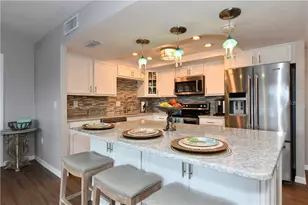 800 Benjamin Franklin Dr, Sarasota, FL 34236 - Photo 11