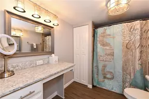 800 Benjamin Franklin Dr, Sarasota, FL 34236 - Photo 21